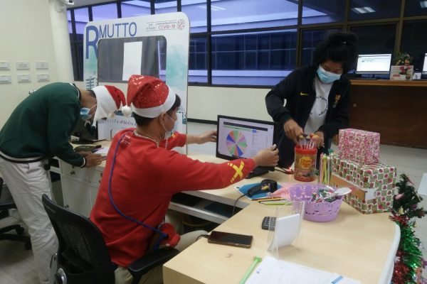 LINE_ALBUM_กิจกรรม Christmas 2020_๒๒๐๓๐๓_11