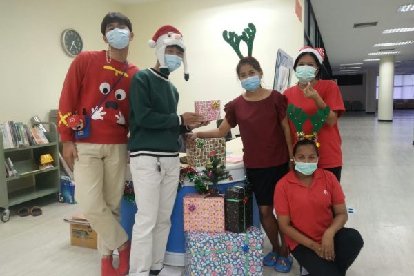 LINE_ALBUM_กิจกรรม Christmas 2020_๒๒๐๓๐๓_4