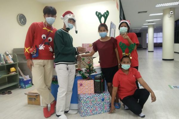 LINE_ALBUM_กิจกรรม Christmas 2020_๒๒๐๓๐๓_7