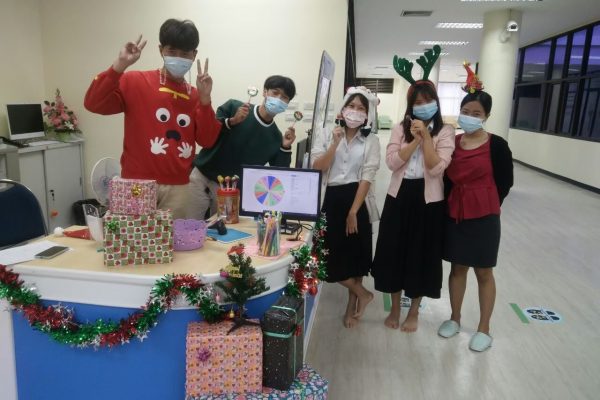 LINE_ALBUM_กิจกรรม Christmas 2020_๒๒๐๓๐๓_9