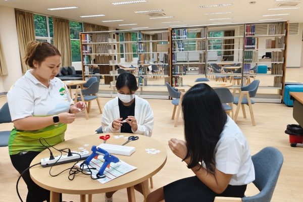 LINE_ALBUM_7867ประดิษฐดอกมะลิวันแม่_241010_13
