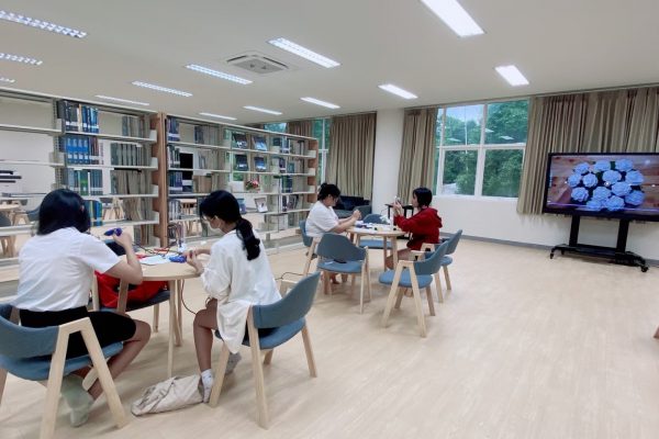 LINE_ALBUM_7867ประดิษฐดอกมะลิวันแม่_241010_21