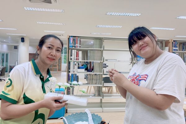 LINE_ALBUM_7867ประดิษฐดอกมะลิวันแม่_241010_31