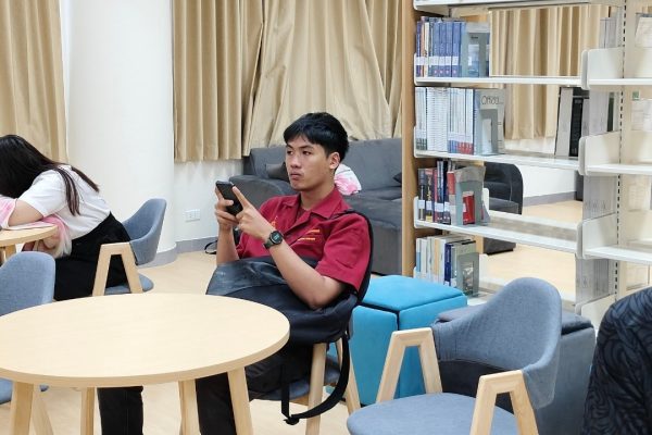 LINE_ALBUM_กิจกรรมอบรม “ลงทะเบียนรับ BIGBOT AI”_241010_34