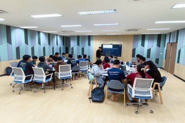 LINE_ALBUM_ห้องสมุดเที่ยงคืน 12568_250902_2