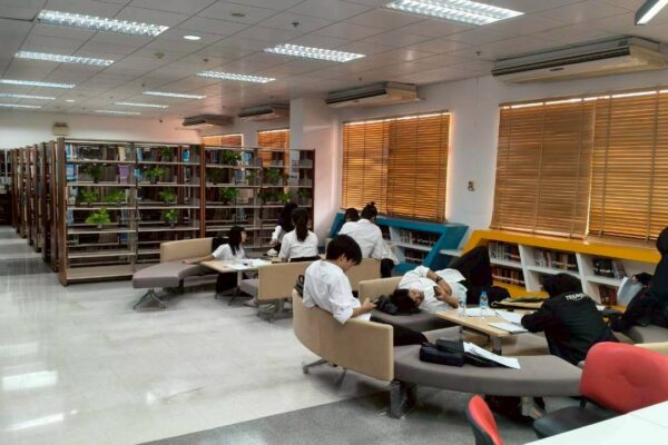 LINE_ALBUM_ห้องสมุดเที่ยงคืนกลางภาค22568_260128_19