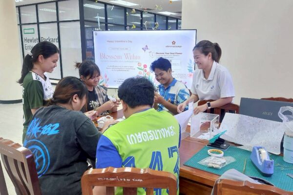 LINE_ALBUM_valentines 2026_260213_37