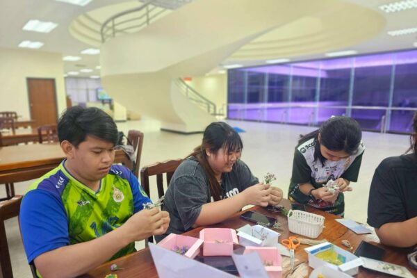 LINE_ALBUM_valentines 2026_260213_7