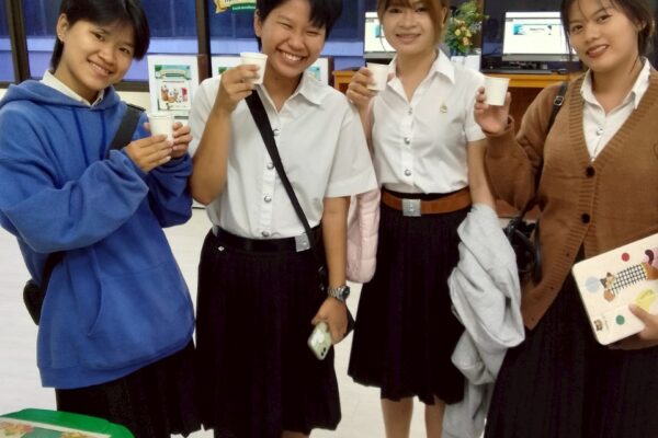 LINE_ALBUM_กิจกรรม Welcome drink เปิดเทอมใหม่ หัวใจ Green_260708_2