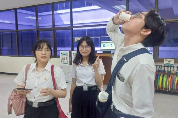 LINE_ALBUM_กิจกรรม Welcome drink เปิดเทอมใหม่ หัวใจ Green_260708_22