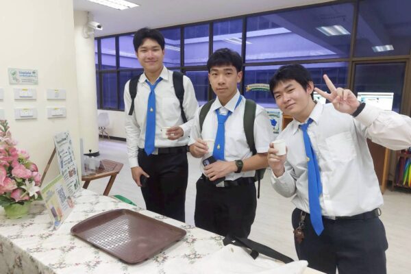 LINE_ALBUM_กิจกรรม Welcome drink เปิดเทอมใหม่ หัวใจ Green_260708_31