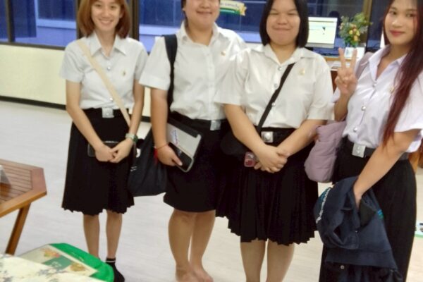 LINE_ALBUM_กิจกรรม Welcome drink เปิดเทอมใหม่ หัวใจ Green_260708_5