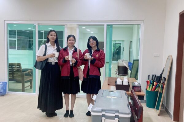 LINE_ALBUM_กิจกรรม Library Welcome Drink วข.จันทบุรี_260806_4