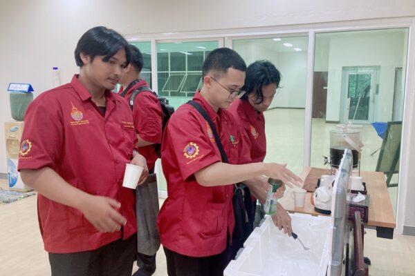 LINE_ALBUM_กิจกรรม Library Welcome Drink วข.จันทบุรี_260806_5