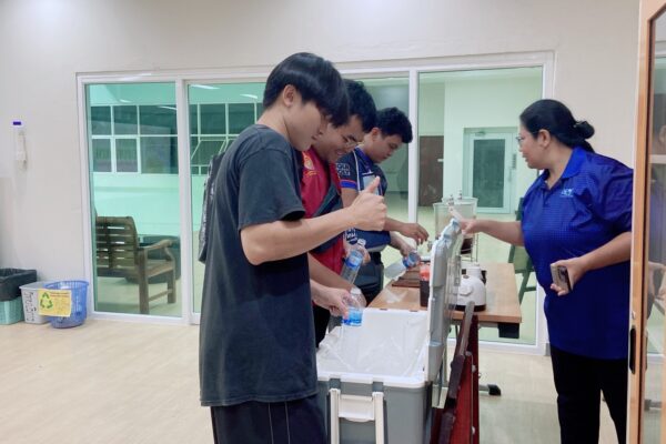 LINE_ALBUM_กิจกรรม Library Welcome Drink วข.จันทบุรี_260806_9