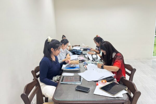 LINE_ALBUM_ห้องสมุดเที่ยงคืน กลางภาค 12569_260828_2